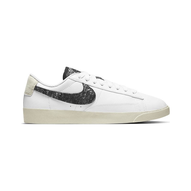 NIKE WMNS BLAZER LOW SE / BLANC