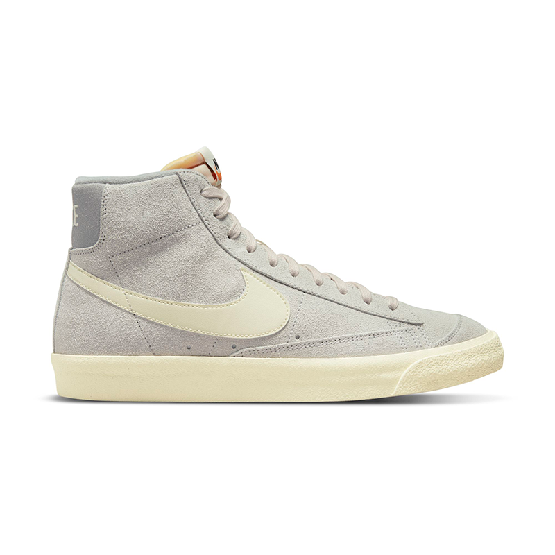 Nike Blazer Mid '77 Premium...